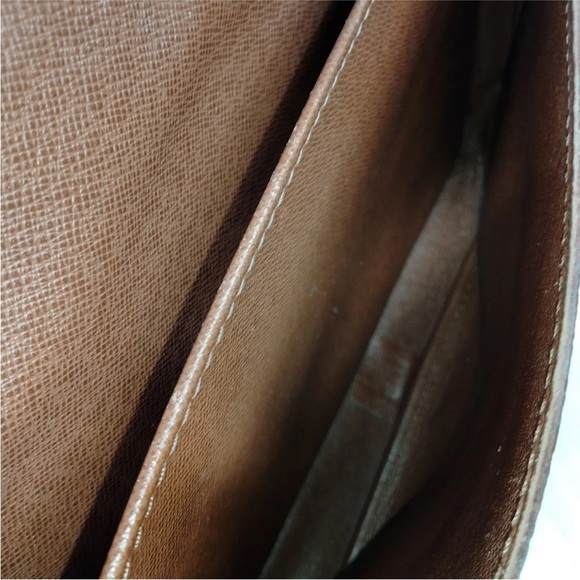 Louis Vuitton LV Shoulder Bag Cartouchiere GM Brown
Monogram 1946994 - Picture 7 of 9